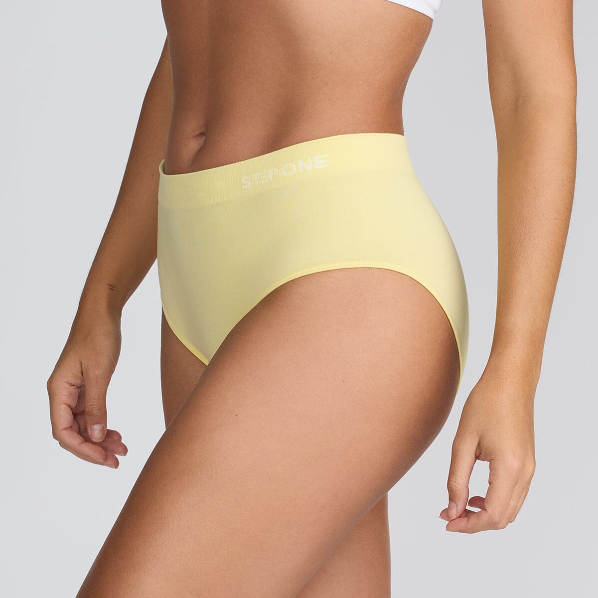 Yellow Full Brief Seamless Underwear - Model:Elke