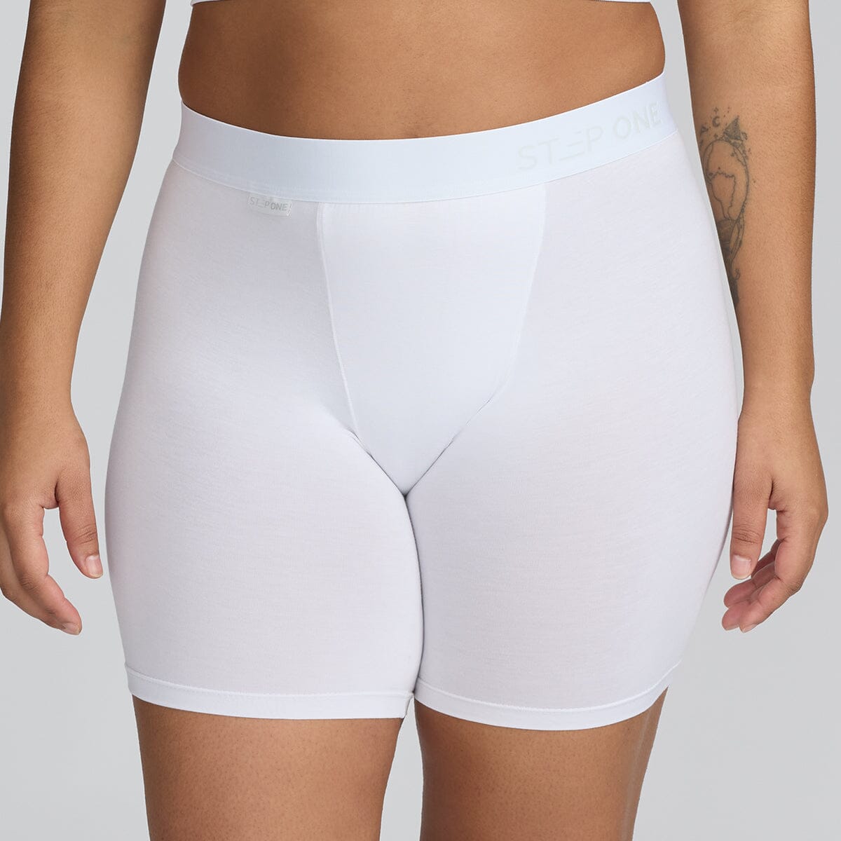 Women's Underwear Body Short in White - Model:Fabiana