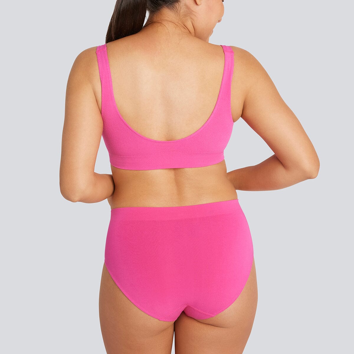 Women's SmoothFit Full Brief - Pink Yarrow - Bamboo Underwear - Model:Natalia